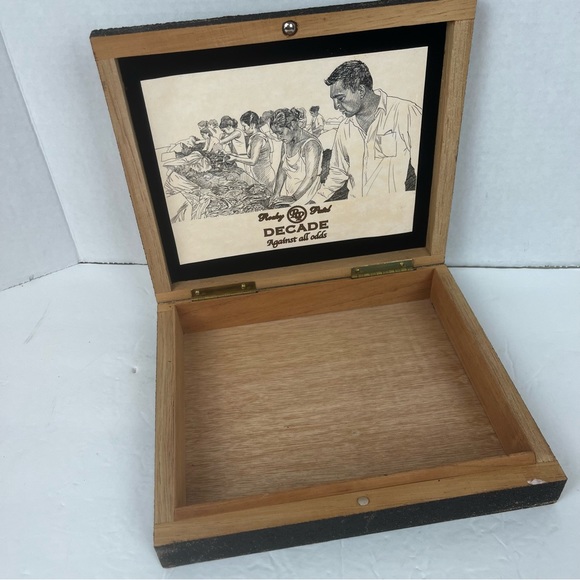 Up-cycled vintage wooden Cigar box-RP-Decade - Picture 5 of 9